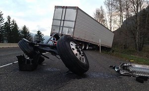 Ice and wind in the Gorge causes trouble for travelers