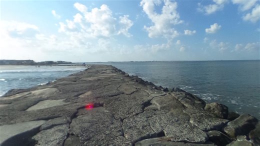 10 rescued after sailboat hits jetty in Avalon, NJ, officials say