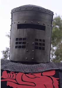 When you’re close to me 🐇💀💀💀 #montypython #blackknight #cosplay #funny #meme