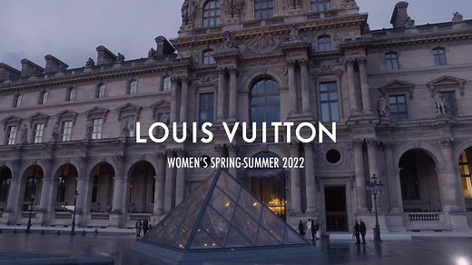 Nicolas Ghesquière presents his Louis Vuitton Spring-Summer 2022 Women’s Collection at the Louvre Museum in Paris. | Louis Vuitton