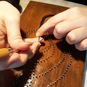 How to string art: an easy craft with nails and thread | #LRCrafts