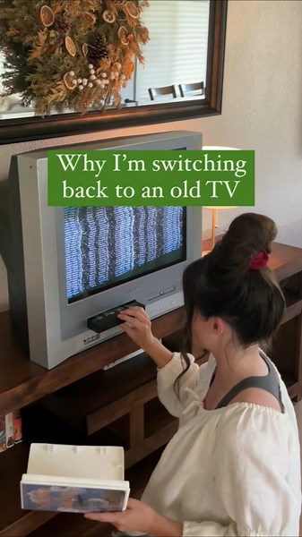 Why I'm switch back to an old TV #homesteadlife #homestead