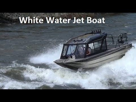 Jet boat runs rapids on the Salmon River