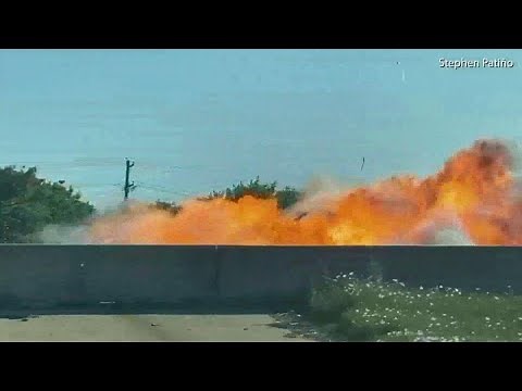 Car explodes on side of North Texas highway