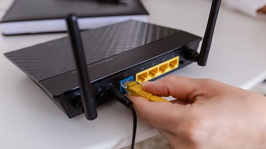 How to Connect a Phone or Tablet to the Internet Using an Ethernet Cable