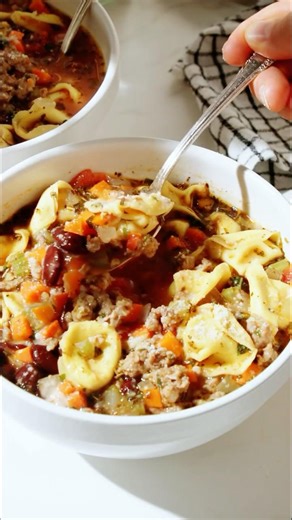 Easy Sausage Tortellini Soup Recipe 🥣