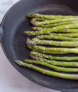How to Cook Asparagus in a Skillet | Easy & Delicious Recipe