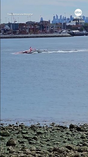 Seaplane collides with boat in Vancouver harbor