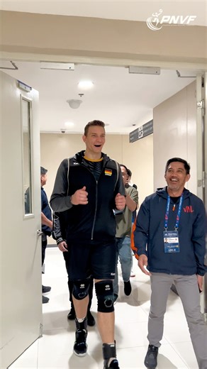 A Heartwarming Surprise for Christian Fromm 🇩🇪 Christian Fromm, one of Germany's veteran players, receives our special sendoff gift—his #VNL2024 Fan zone standee! Thank you for playing in the Philippines, Christian! We wish you all the best! | Volleyball Philippines