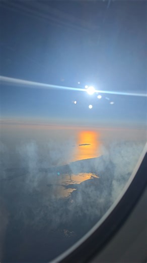 Flying over Greece and watching sunset from the plane 😍
