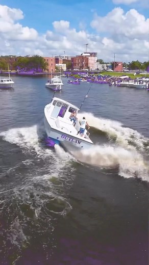 Boat docking contest 2022 rate this Amazing docking Follow @topyacht . . Vid by Dm #topyacht#yacht#yachts#boat#boats#yachtlifestyle#yachtshow#superyacht#boattrip#boatsales#billionaire#yachtdesign#sailing#yachting#superyacht#sea#yachtlife#ibiza#miami#yachtmaster#yachtcharter#boatlife#luxe#london#yachtclub#charteryacht#dubai#boating#charter | YachtBuyer