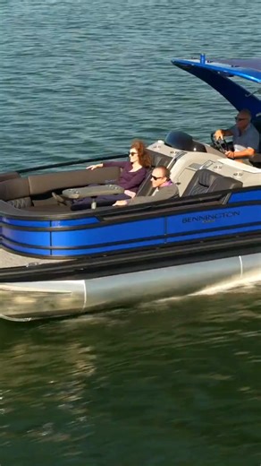 At Bennington, our Bowrider pontoon is revolutionary. It’s the first of its kind in the industry. The low-profile rails & step-down bow enhance the captain’s sight lines and the integrated V-hull gives you the best performance and the most control. | Bennington Pontoon Boats