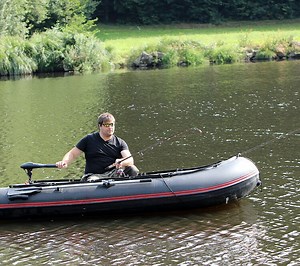 7 Best Trolling Motors For Inflatable Boats in 2023 | Electric Motor Reviewed