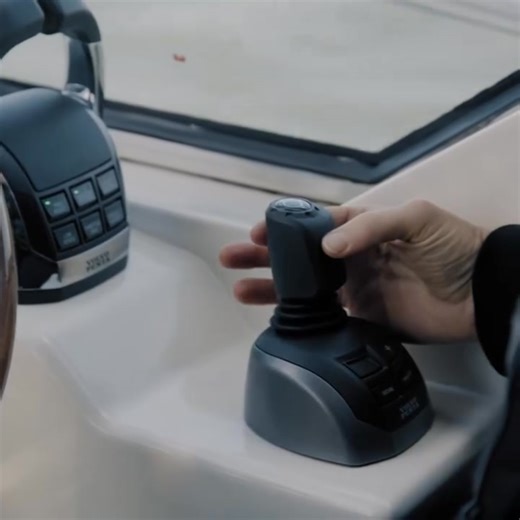 Upgrade your boating experience with Assisted Docking, a semi-automated boat docking system designed to support calm, precise maneuvering in narrow and confined spaces. By helping compensate for wind and current, Assisted Docking makes every approach feel more intuitive, controlled, and less stressful. Assisted Docking is available as an upgrade for selected boats, bringing added confidence and modern docking support to your existing helm setup. Explore the Assisted Docking upgrade compatibility