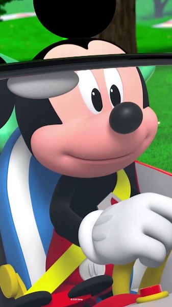¡Mickey se va de Campamento junto a Pluto!