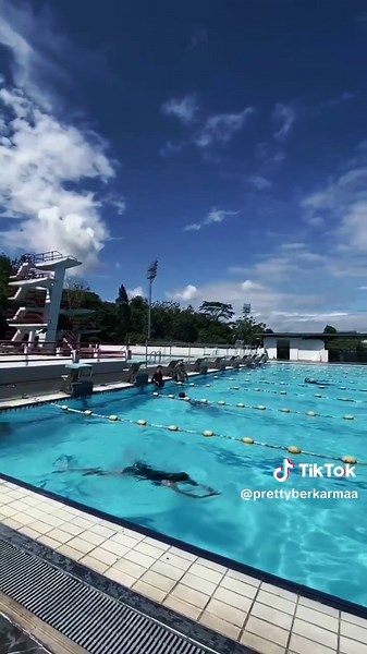 Cessy Dimari: Swimming Adventures