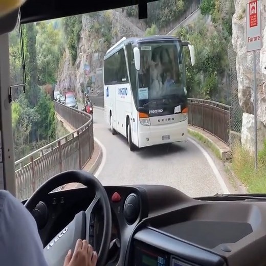 Bus driving skills | Machines Channel