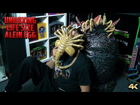 Unboxing Neca Life Size Alien Egg and Facehugger in 4K