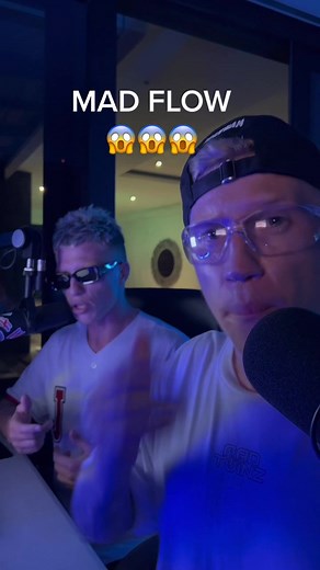 Mad lips / mad flow 👽👽 #twins #mad #flow #beatbox #house