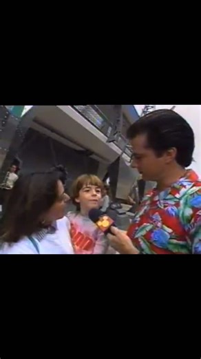 🏰 Days Gone Disney ✨ on Instagram: "90s Tomorrowland vibes: casually hanging outside the scariest attraction Disney ever built — ExtraTERRORestrial Alien Encounter 🚀👽"