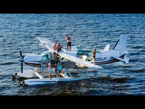 Turboprop Pontoon Boat! Cessna Caravan on Amphib Floats