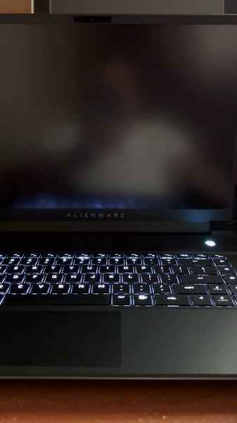 M16 black screen on boot, keyboard works and can hear windows boot sound