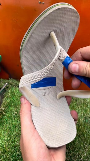 Turn your flip-flops into non-slip shoes Quick and safe home fix #USA #HomeHack #AntiSlip | Millimeter DIY