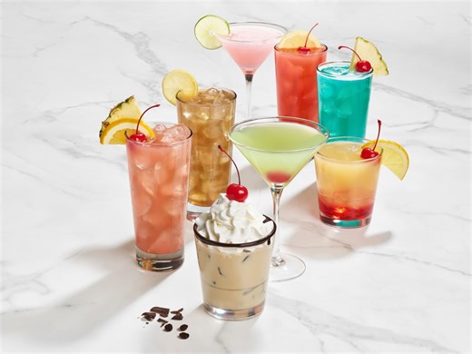 Bar Louie celebrates with ’90s vibes and exclusive perks