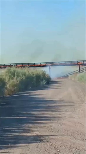 The Oxbow Bridge in western Arizona served as a shortcut to Yuma before it collapsed into the Colorado River. See the damage: 🔗 bit.ly/45FU6Mq | azcentral