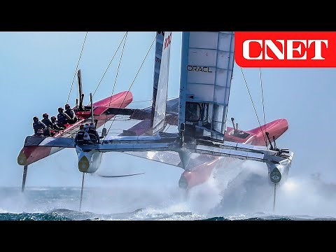 World's Most Advanced Hydrofoil Boats Fly Above Water