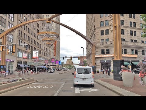 Driving Downtown - Cleveland 4K - USA