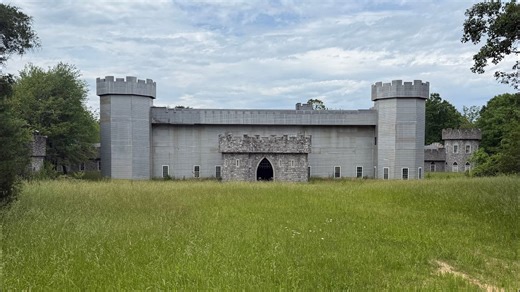Exploring heartbreaking abandoned castle with everything left behind!