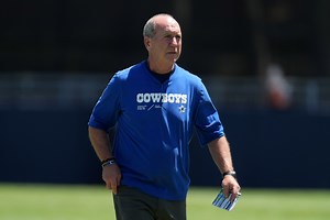 How much do NFL equipment managers make? All about the league employee's salary