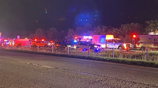 5 killed when RV blows tire, crashes head-on into tractor-trailer in Pennsylvania