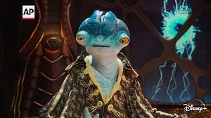 Alien puppet interviews celebs in ‘Earth to Ned’