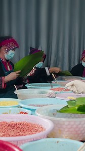 👀Nestled in Zahao Village of #Baoting, #Hainan, the Miao Color Zongzi Workshop is bridging cultures—one zongzi at a time! 💫 By crafting and sharing the Miao people's iconic three-color zongzi, this workshop brings a taste of tradition to doorsteps worldwide. 😋 Ready to savor the journey? 🎬Click the video! | Hi Baoting