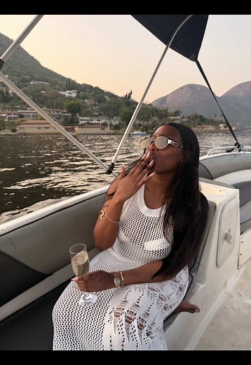 Enjoy a Fun-Filled Boat Day with Friends