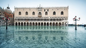 Venice is drowning: why is Venice sinking?- Venice Canals - Life in Italy