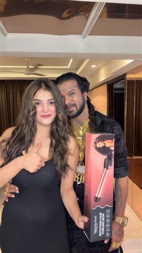 Alka singh on Instagram: "Viral Rotating Hair Curler!?😱 Check out 𝐌𝐚𝐤𝐞𝐦𝐞𝐞𝐛𝐨𝐥𝐝 𝐑𝐨𝐭𝐚𝐭𝐢𝐧𝐠 𝐇𝐚𝐢𝐫 𝐂𝐮𝐫𝐥𝐞𝐫 from 𝐀𝐦𝐚𝐳𝐨𝐧 Must have for festive and wedding season✨ Link in bio 💋 @makemeebold_official #viral #curler #hairstyle #mmbrhc#alka #deepak #deepakbhau #alkasingh"