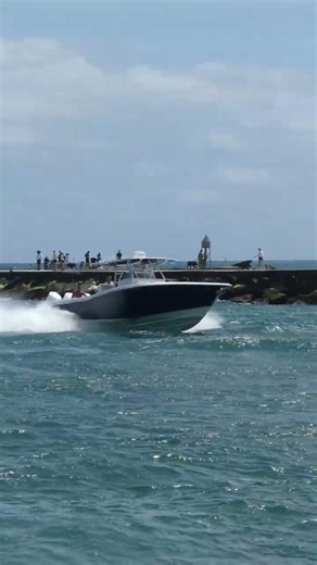 COMING IN HOT!!!!!!!! AT HAULOVER INLET