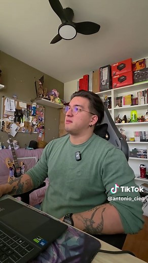 Video de Antonio Cienfuegos (@antonio_cien) relacionado con “linux costume”