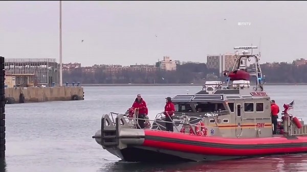 3 dead after boat capsizes off Staten Island