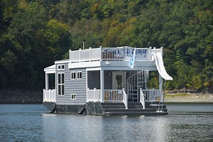 Float Your Cares Away on This Incredible Tiny Houseboat