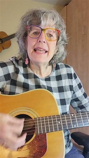 How to play Brown Eyed Girl #easyguitar #campfiresong