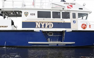 3 dead, 2 hospitalized after boat capsizes off of Staten Island, officials say