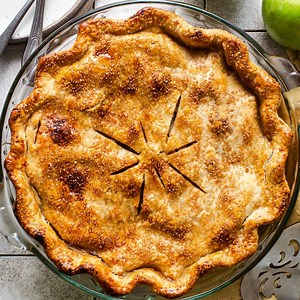 Mom’s Easy Apple Pie Recipe (30-Minute Prep) - The Seasoned Mom