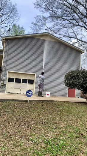 How to Pressure Wash a House: Ultimate Guide for Beginners