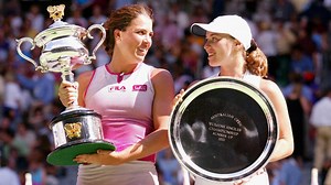 One of the hottest #AusOpen matches on record between Jennifer Capriati and Martina Hingis 🔥 | Australian Open