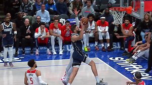 Dunk by Maxi Kleber