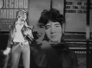 🇬🇧 Barry Ryan Eloise Eloísa 1968 Su más grande éxito, fue "Eloise" que llegó al número 1 en el Reino Unido a finales de 1968. Esta canción tuvo una gran aceptación en México y Latinoamérica en dos versiones: la original que era en idioma inglés y la versión en español, interpretada por el grupo mexicano de "Johnny Dínamo y los Leos" la cual fue muy popular en 1969. | Chavo RucosMúsica